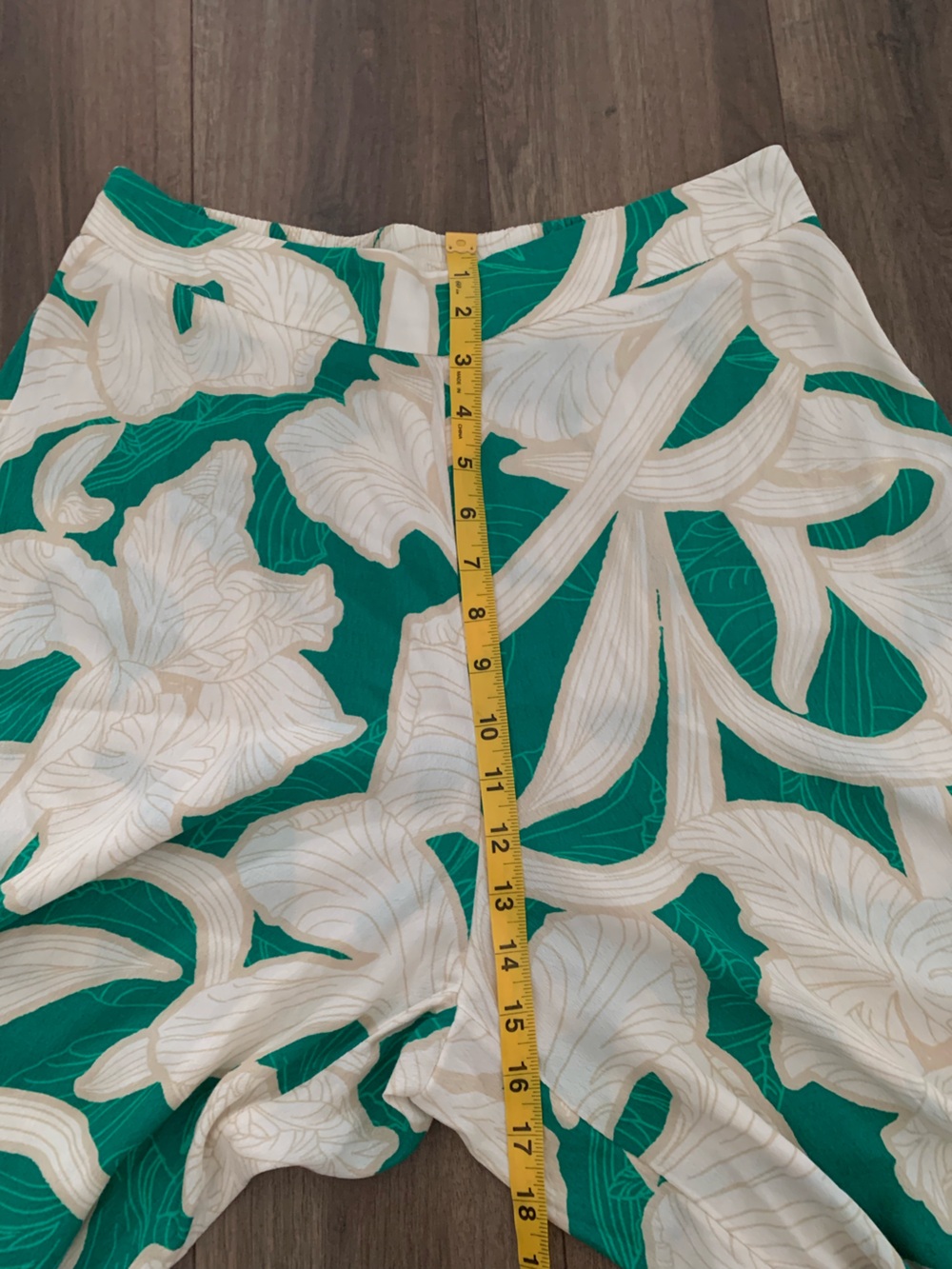 Mint Velvet Two-Piece Floral Set in Cream & Green size L and US 10 - Picture 12 of 15